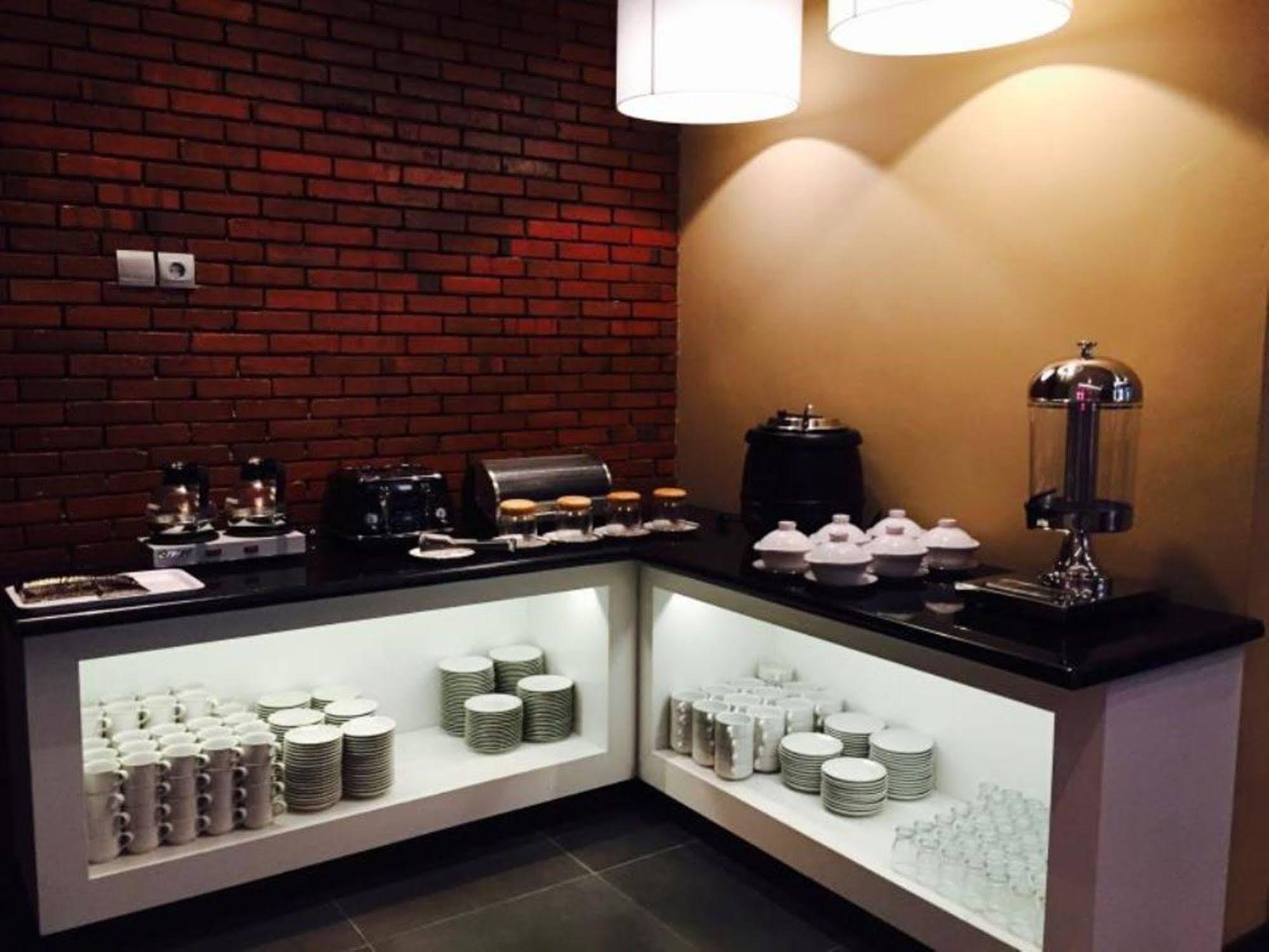 Kalya Hotel Bandung Dago Екстер'єр фото