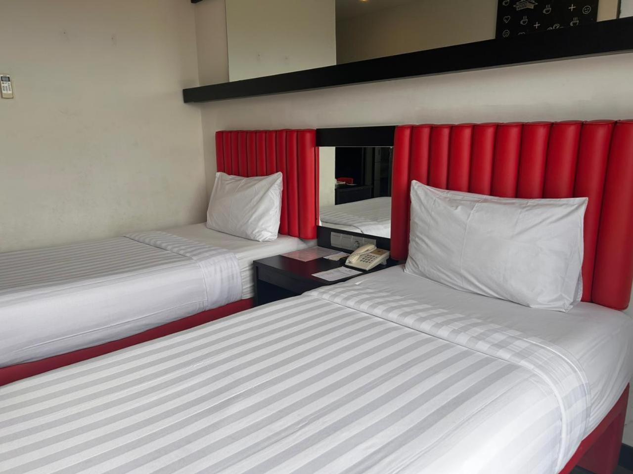 Kalya Hotel Bandung Dago Екстер'єр фото